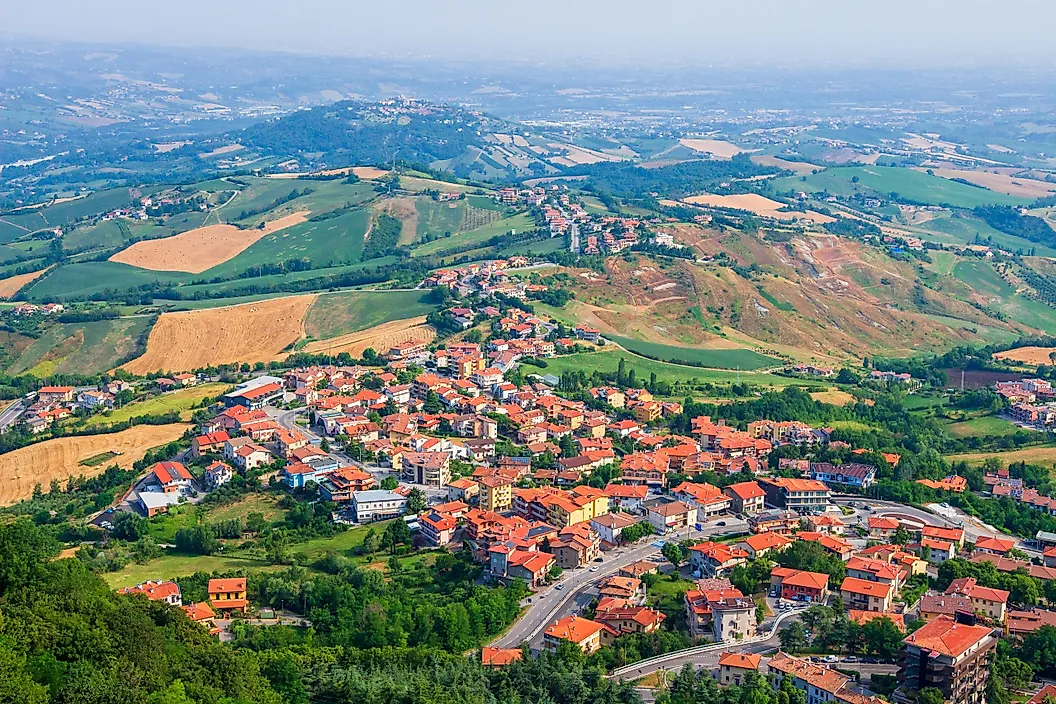 San Marino (61 km²)